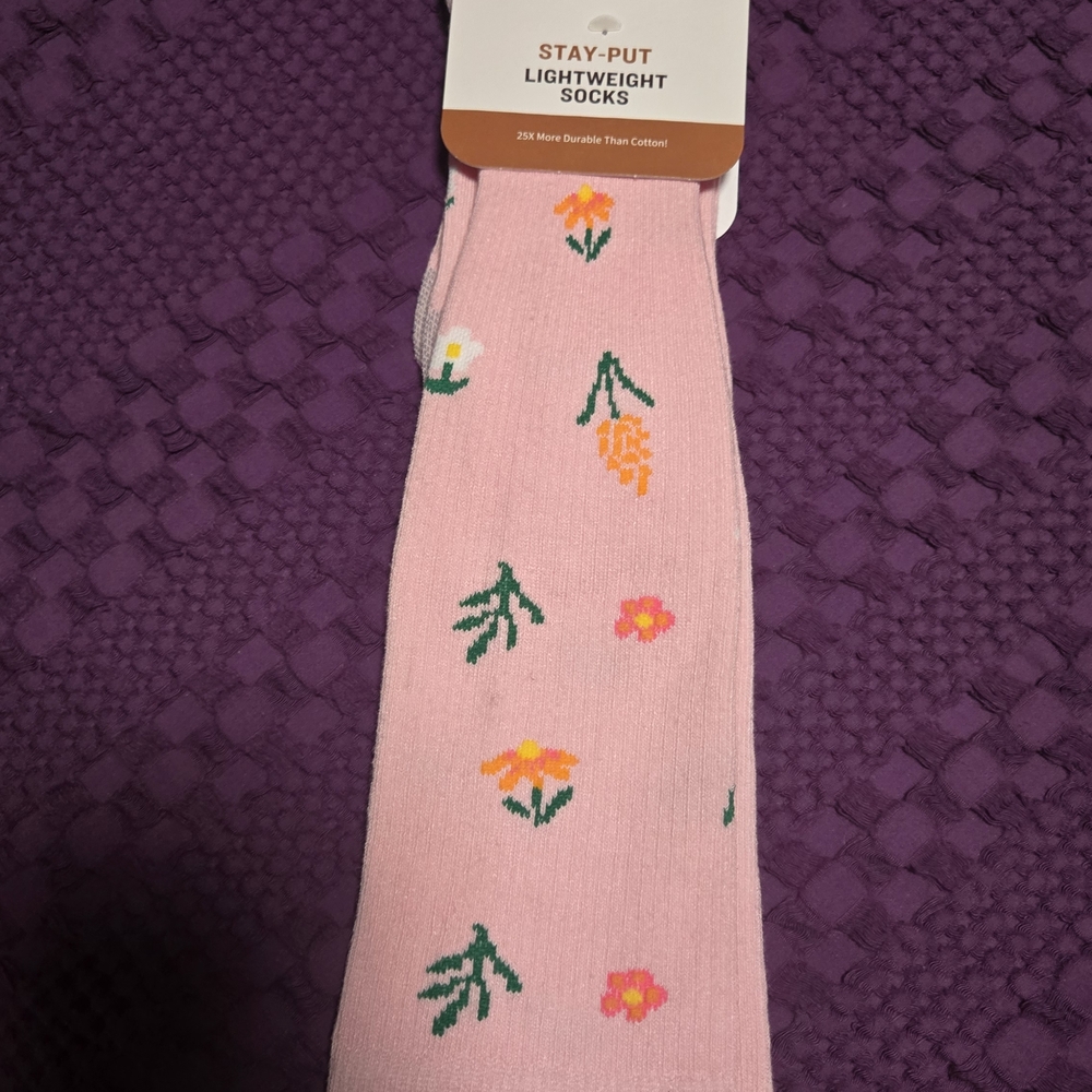 Duluth Trading Co Pink Floral Stay-Put Socks
